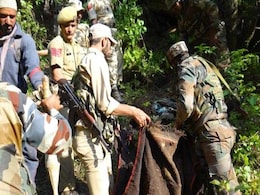 जम्मू कश्मीर: राजौरी के केरी में घुसपैठ कर रहे आतंकी को सेना ने मार गिराया, हथियार बरामद जम्मू कश्मीर: राजौरी के केरी में घुसपैठ कर रहे आतंकी को सेना ने मार गिराया, हथियार बरामद