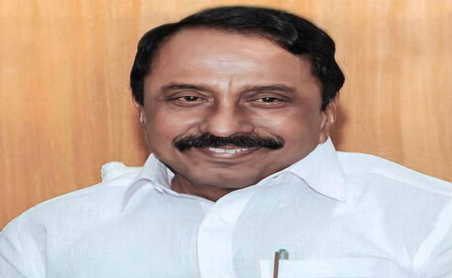 கடும் எதிர்ப்பு: தமிழின் தொன்மை குறித்த தவறான பகுதி நீக்கப்படும்: செங்கோட்டையன் அறிவிப்பு!