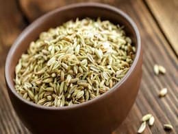 Weight loss: सौंफ में इसको मिलाकर खाएंगे तो वजन होगा कम और आंखों की रोशनी भी बढ़ेगी Weight loss: सौंफ में इसको मिलाकर खाएंगे तो वजन होगा कम और आंखों की रोशनी भी बढ़ेगी