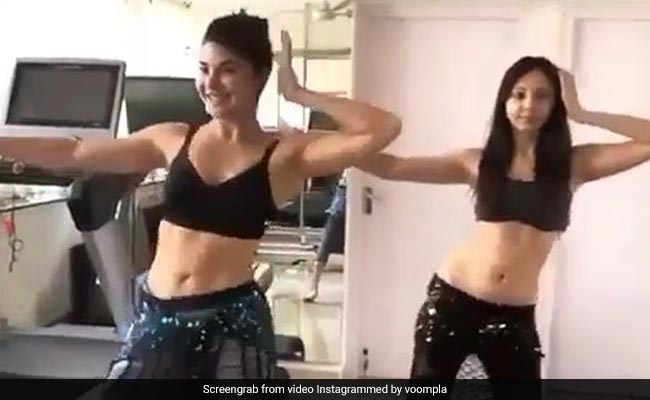 जैकलीन फर्नांडिज ने कुछ ऐसे मटकाई कमर, डांस रिहर्सल का वीडियो Viral