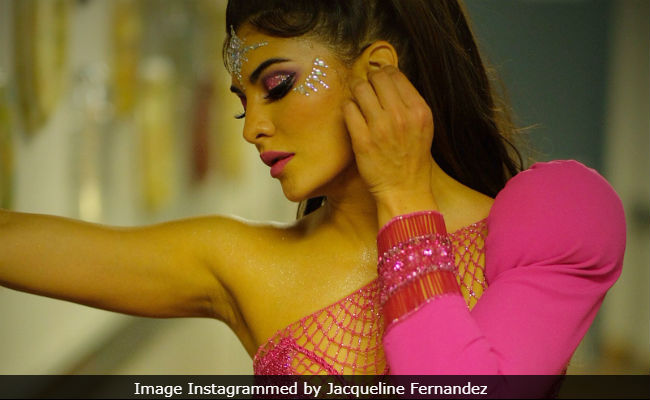 Seen Jacqueline Fernandez's Latest Pics From Dabangg Reloaded Tour Yet?
