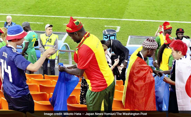 Fifa World Cup 18 Japan Senegal Match Ends In Tie Fans Win Hearts By Cleaning Up Stands Fifa World Cup 18 Japan Senegal Match Ends In Tie Fans Win Hearts By Cleaning Up Stands