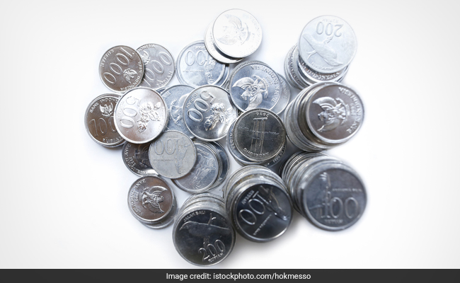 Man Pays $10,000 Alimony To Ex-Wife... In Coins