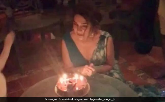 33 साल की हुईं जेनिफर विंगेट, केक का पहला पीस इसे खिलाकर चौंकाया