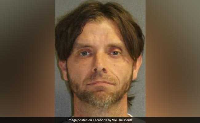 'He Has Gun': Woman Slips Note To Her Dog's Vet To Escape Her Boyfriend