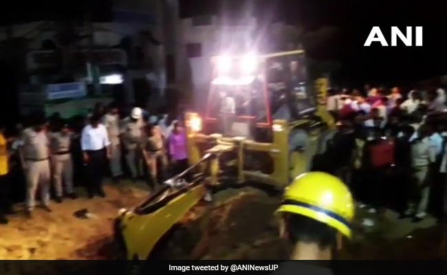4 Labourers Buried Alive In UP After Mud Mound Collapsed On Them