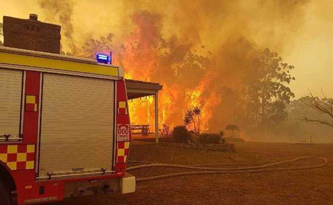 Aircraft Crash Kills Waterbomber Pilot Fighting Australian Wildfires