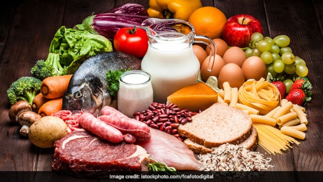 Eating foods rich in vitamin B6, vitamin B12, folic acid, and vitamin D can help improve hair health