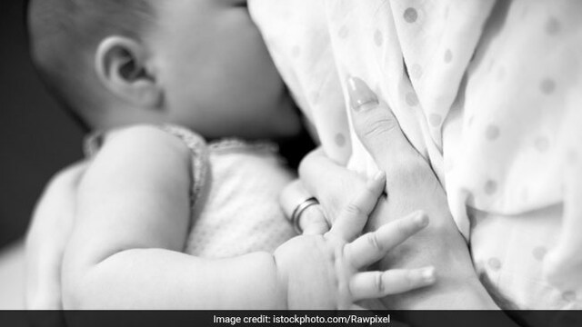 Coronavirus positive mothers should practice respiratory hygiene and wear a mask