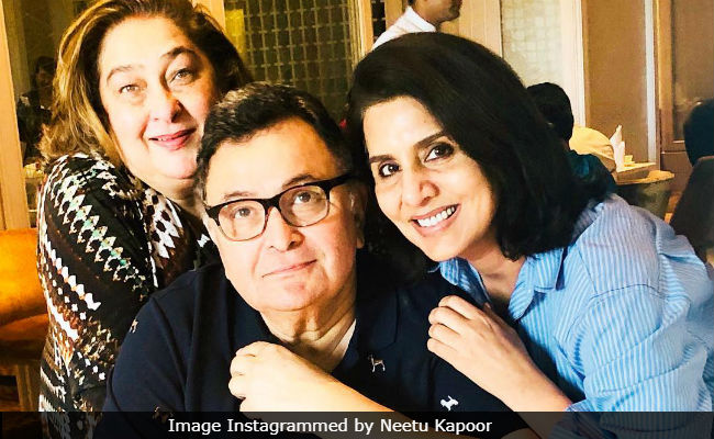 Rishi Kapoor's Birthday Celebration Pic With Family Is Simply Adorable