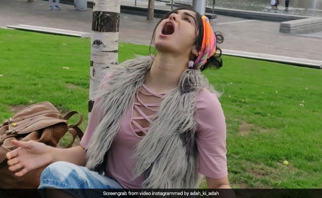 इस बॉलीवुड एक्ट्रेस ने लंदन में अंगूरों के साथ की ऐसी हरकत, वायरल हुआ Video