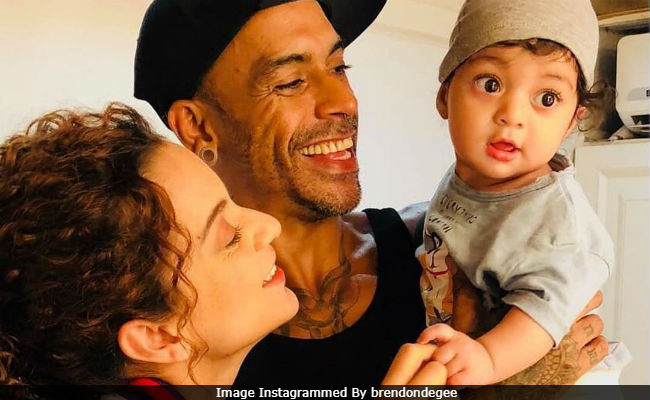 Look Who Came To Meet Kangana Ranaut - Nephew Prithvi Raj. So Cute