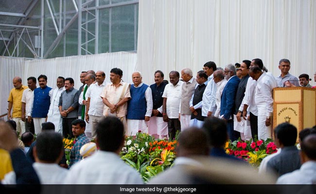 Row Over 33 Innovas For 33 Karnataka Ministers. They'll Cost Rs 10 Crore