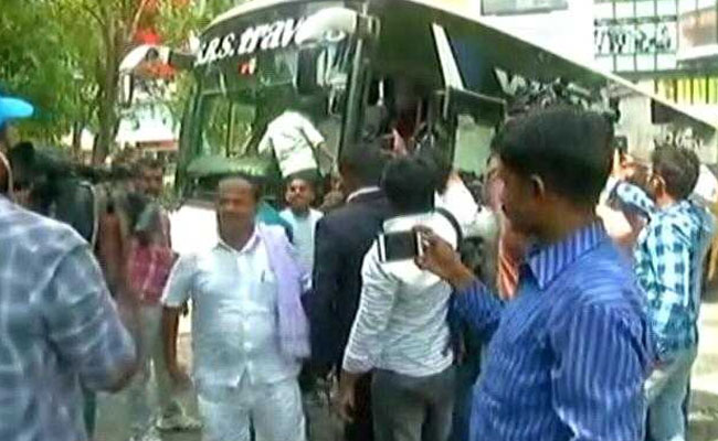 116 Congress, JDS Lawmakers Shipped Out Before Karnataka Test: 10 Points