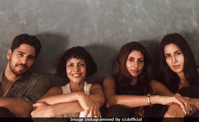 This Pic Of Katrina Kaif, Sidharth Malhotra And Shweta Bachchan Nanda Is What Saturday Night With Friends Should Look Like