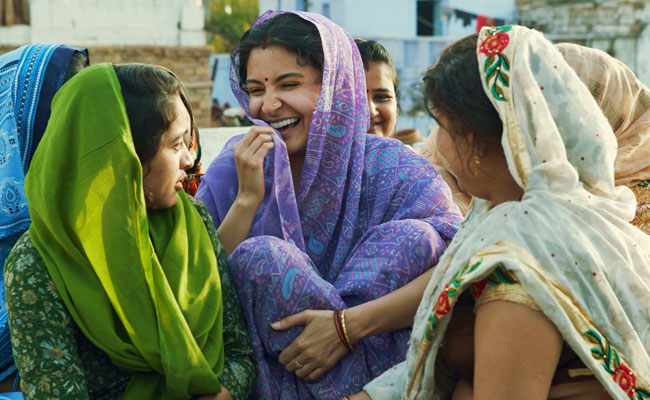 अनुष्का शर्मा को 20 मिनट लगते थे ममता बनने में, 'सुई धागा' में पहनाई गईं सस्ती साड़ियां- देखें Video