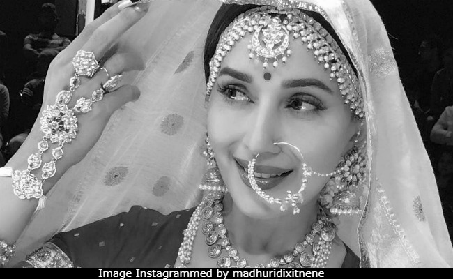 Double Take: Is This Madhuri Dixit Or Madhubala? Made You Look Twice