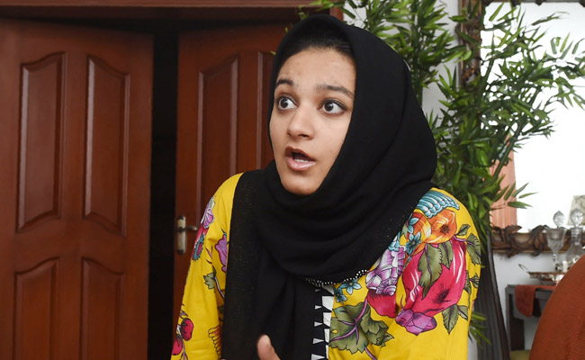 Pakistan Student Stabbed 23 Times Fights To See Her Attacker Jailed