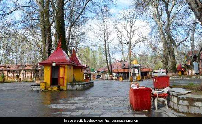 माता खीर भवानी के दर्शन के लिए रवाना हुआ तीर्थयात्रियों का काफिला