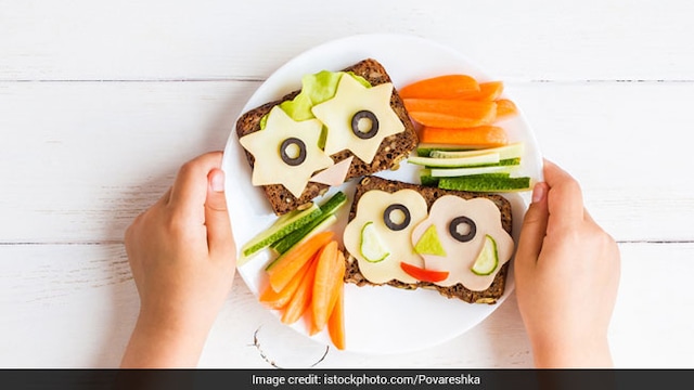 Cut fruits and vegetables into different shapes for your kids