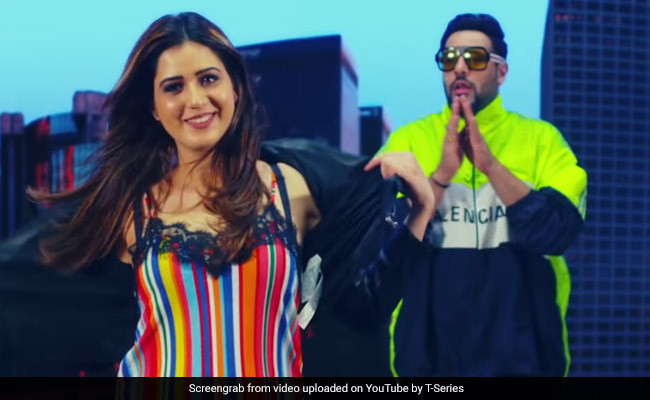 Badshah के नए गाने BAMB ने मचाई सनसनी, 21 घंटे में 57 लाख बार देखा गया Video