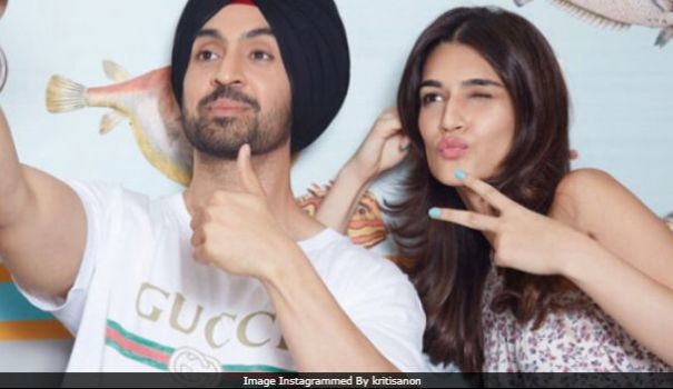 Kriti Sanon Enjoys A Lunch Of Aamras With Pooris In Ahmedabad! (See Pic)