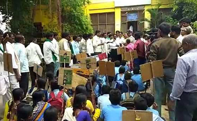 "Save Our School", Students Requested HD Kumaraswamy. He Obliged