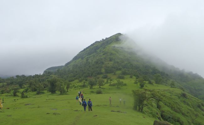 4 Gorgeous Treks In Maharashtra That Are Monsoon Perfect