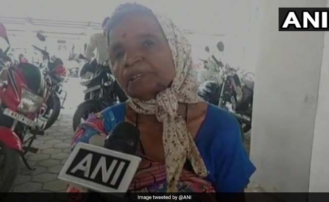 मध्य प्रदेश की रहने वाली इस महिला का वीडियो शेयर कर वीरेंद्र सहवाग ने कहा- 'सुपर वूमन', प्रणाम!