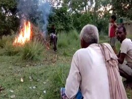 VIDEO: यूपी के बाराबंकी में एक लड़की ने जान देकर दिया 'इश्क का इम्तिहान', पढ़ें क्या है पूरा मामला VIDEO: यूपी के बाराबंकी में एक लड़की ने जान देकर दिया 'इश्क का इम्तिहान', पढ़ें क्या है पूरा मामला