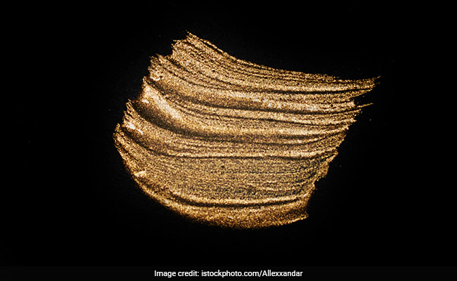 Pro Makeup Tips On The How, What And Why Of Liquid Highlighter