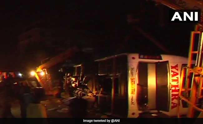 कोयंबटूर: यात्री से भरी तेज रफ्तार बस ने मिनी वैन को मारी टक्कर, 7 की मौत 30 घायल