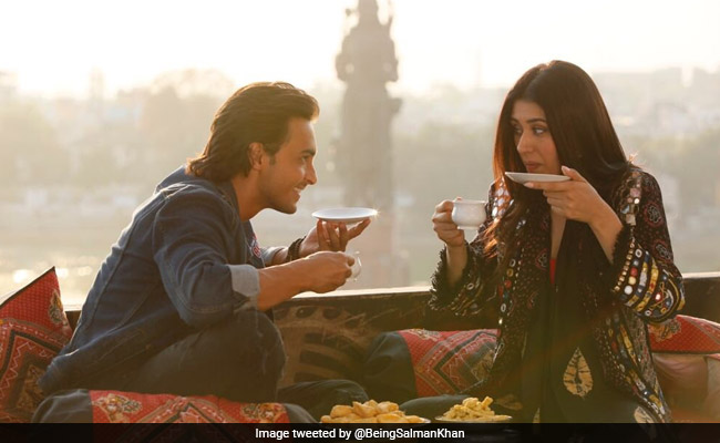 Loveratri Teaser: नवरात्रि पर मनेगा 'लवरात्रि' का जश्न, कुछ यूं गरबा करते दिखी डेब्यू जोड़ी