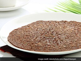 क्या आपको पता है रागी का आटा सेहत के लिए है बेहद फायदेमंद, जानिए इसे खाना कैसे पहुंचाता है लाभ क्या आपको पता है रागी का आटा सेहत के लिए है बेहद फायदेमंद, जानिए इसे खाना कैसे पहुंचाता है लाभ