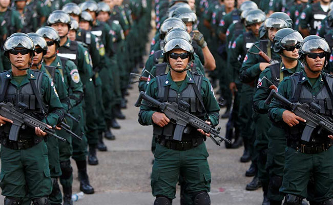 Cambodian Army Shows Off Anti-Riot Gear, Assault Rifles Before Elections