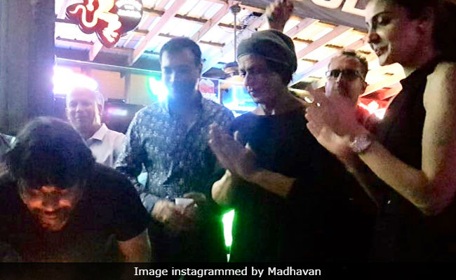 Madhavan Celebrates Birthday With Shah Rukh Khan And Anushka Sharma On The Sets Of <i>Zero</i>. See Pics