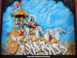 Teacher's Day 2018: जब कृष्ण ने गुरु की तरह अर्जुन को रणभूमि में दिया था उपदेश Teacher's Day 2018: जब कृष्ण ने गुरु की तरह अर्जुन को रणभूमि में दिया था उपदेश