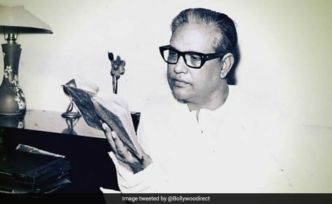 पुण्‍यतिथि विशेष: 'चाहूंगा मैं तुझे सांझ-सवेरे...' जैसे गानों से अमर हो गए मजरूह सुल्तानपुरी