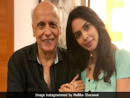 <i>Murder</i> On Bollywood Express: Mallika Sherawat Meets Pooja And Mahesh Bhatt <i>Murder</i> On Bollywood Express: Mallika Sherawat Meets Pooja And Mahesh Bhatt
