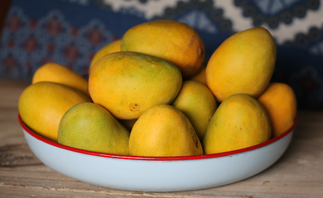 Do Mangoes Really Make You Put On Weight? No And Yes