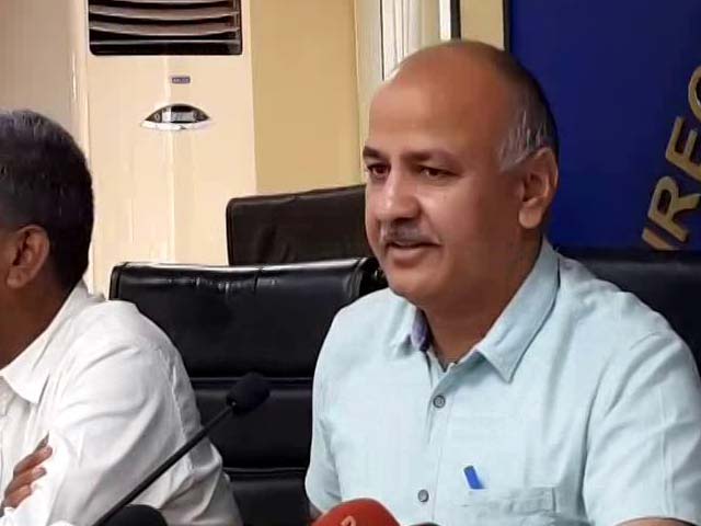 खत्म हुआ चुनाव आयोग के बाहर मनीष सिसोदिया और AAP कार्यकर्ताओं का धरना