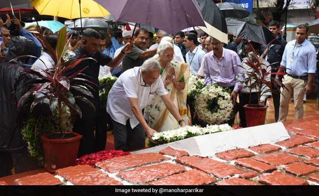 After 3-Month Treatment In US, Manohar Parrikar Attends His First Event
