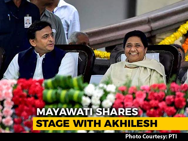 Once Arch-Rivals, Akhilesh Yadav, Mayawati Share Stage At Kumaraswamy Oath
