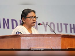 जानिए क्यों अपनी पार्टी में एक पहेली की तरह हैं मीनाक्षी नटराजन ? रात में प्लेन छोड़ ट्रेन से गईं  दिल्ली