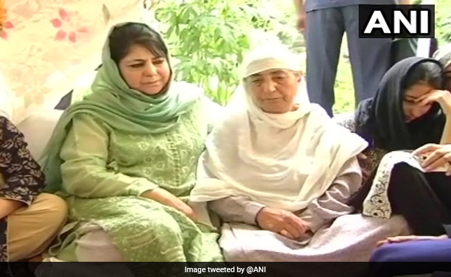 Mehbooba Mufti Visits Shujaat Bukhari's Ancestral Home To Pay Homage