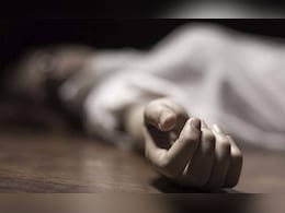 मुंबई में खुले ड्रेन में गिरे 5 लोग, 1 की मौत, 4 का इलाज जारी मुंबई में खुले ड्रेन में गिरे 5 लोग, 1 की मौत, 4 का इलाज जारी
