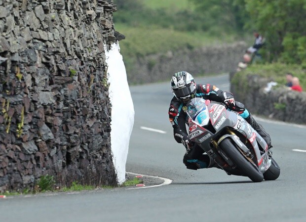 2018 Isle of Man TT: Michael Dunlop Wins Supersport Title 2018 Isle of Man TT: Michael Dunlop Wins Supersport Title