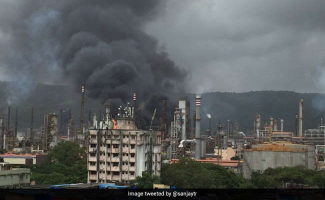 BPCL: मुंबई के चेंबूर में विस्फोट के बाद भारत पेट्रोलियम की रिफाइनरी में भीषण आग