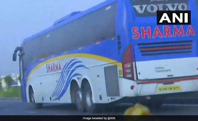 कर्नाटक: फ्लोर टेस्ट से पहले वापस बंगलुरु पहुंचे कांग्रेस विधायक