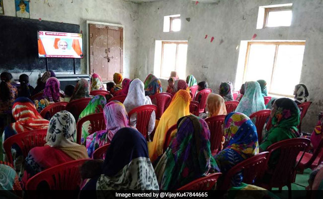 PM Modi's Idli, Dosa, Maggi Chat With Beneficiaries Of Cooking Gas Scheme